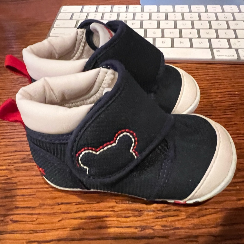Miki House baby shoes size 11, made in Japan.